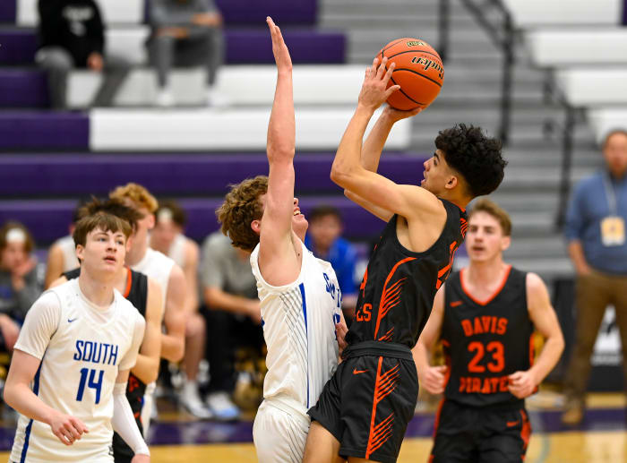 2022 Hardwood Invite: South Medford vs. Davis